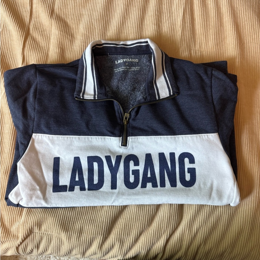 Lady gang sweatshirt size M
